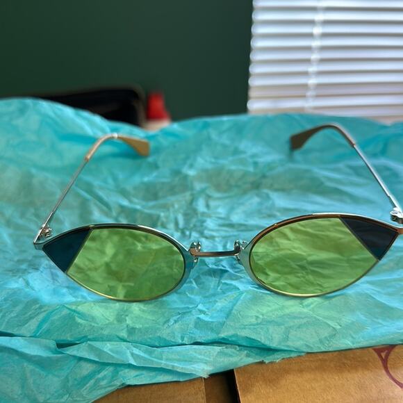 Fendi 51mm Cat Eye Sunglasses yellow - Picture 3 of 9